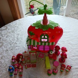 Strawberry Shortcake House (modern) Bundle,dolls,furniture, CUTE!